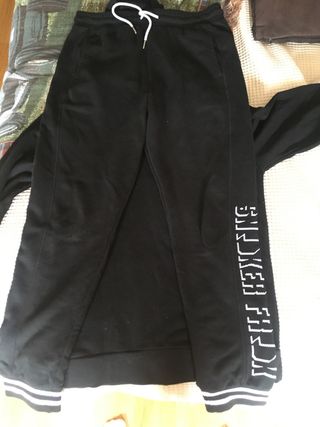 sneaker freak chandal