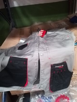 Ropa de trabajo de todo tipo de segunda mano en Valencia en WALLAPOP