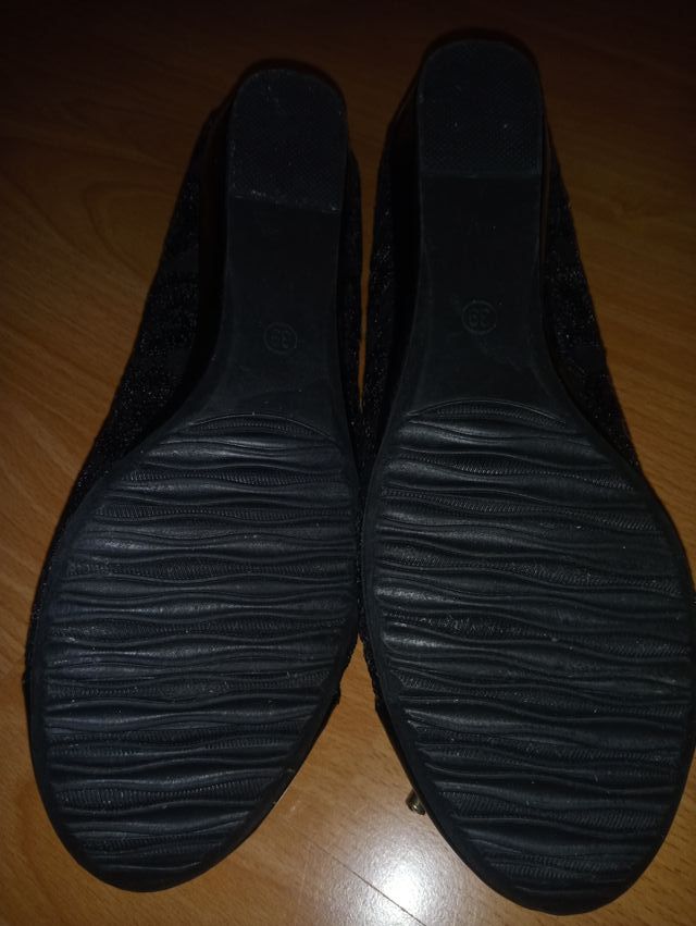 Zapatos Núm 39. Sin estrenar