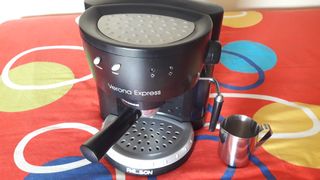 Cafetera Verona Express de segunda mano por 35 EUR en Santa Perpètua de  Mogoda en WALLAPOP