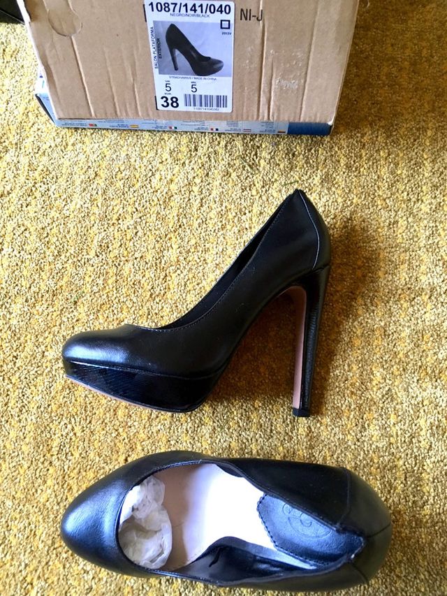 👠Zapatos de tacón sin estrenar (38)