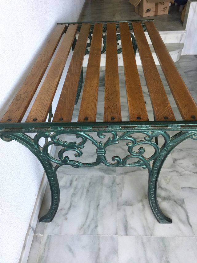 Mesa de hierro verde y madera de teka vintage