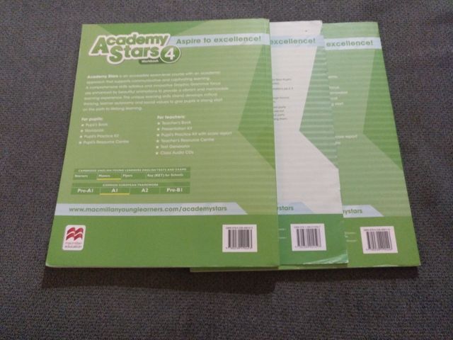 Academy Stars 4, pack de los tres libros.
