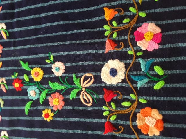 REFAJO BORDADO A MANO. TRAJE REGIONAL JUMILLANA