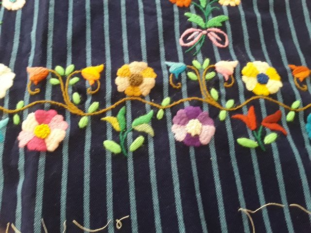 REFAJO BORDADO A MANO. TRAJE REGIONAL JUMILLANA