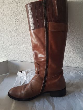 Botas españolas de piel Luis Gonzalo de segunda mano por 20 EUR en Madrid  en WALLAPOP