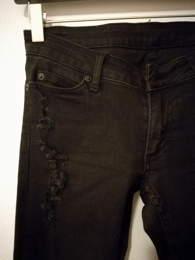 Jeans rotos de Cheap Monday