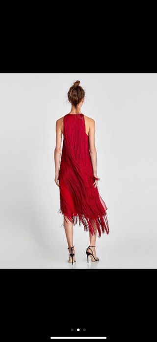 Vestido rojo flecos Zara de segunda mano por 195 EUR en Carrizal en WALLAPOP