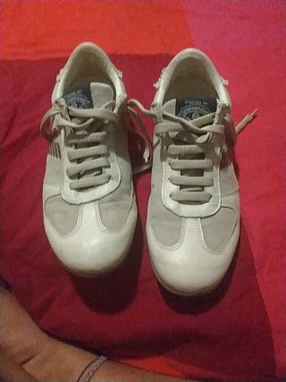 Zapatillas deportivas Armani Jeans 38 de segunda mano por 45 EUR en El  Puerto de Santa María en WALLAPOP