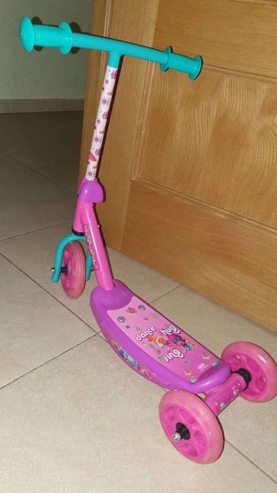 Patinete infantil trolls