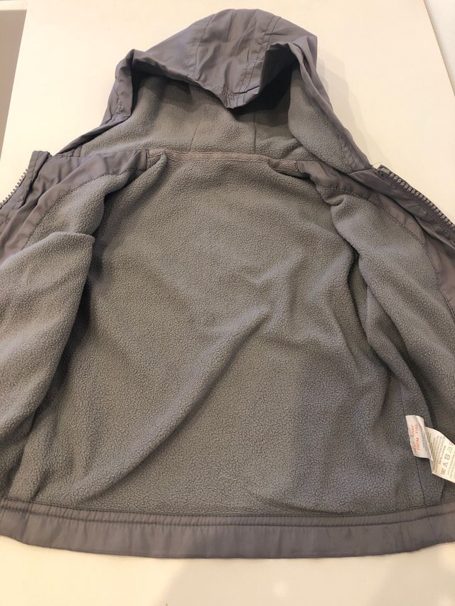 Abrigo impermeable con capucha bebé