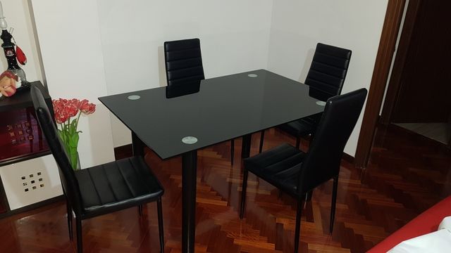 mesa y 4 sillas