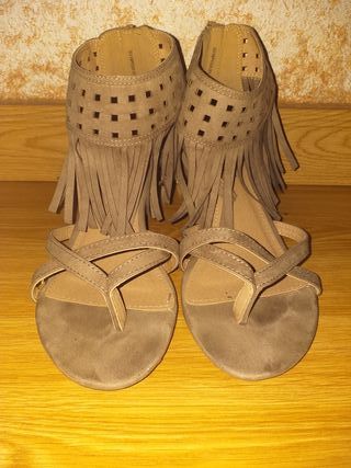 Sandalias flecos mustang Outlet