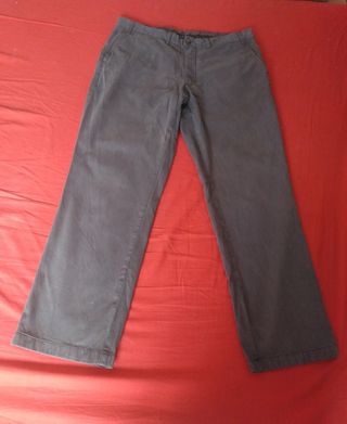 Pantalones chinos Emidio Tucci de segunda mano por 15 EUR en Cabanillas del  Campo en WALLAPOP