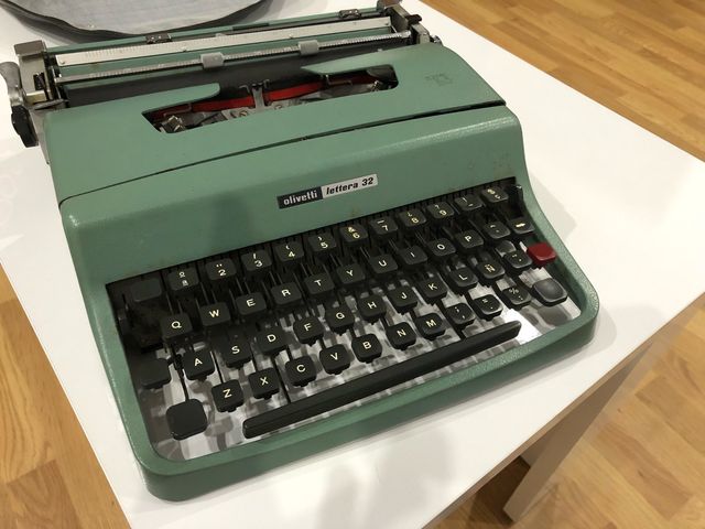 Máquina escribir olivetti lettera 32 del año 1963