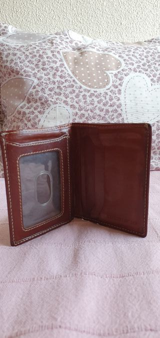 Cartera de hombre de Piel Salvador Bachiller de segunda mano por 15 EUR en  Madrid en WALLAPOP