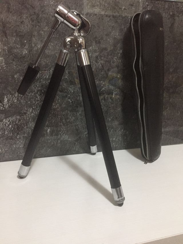 Antiguo tripode CHERRY para cámara con funda.