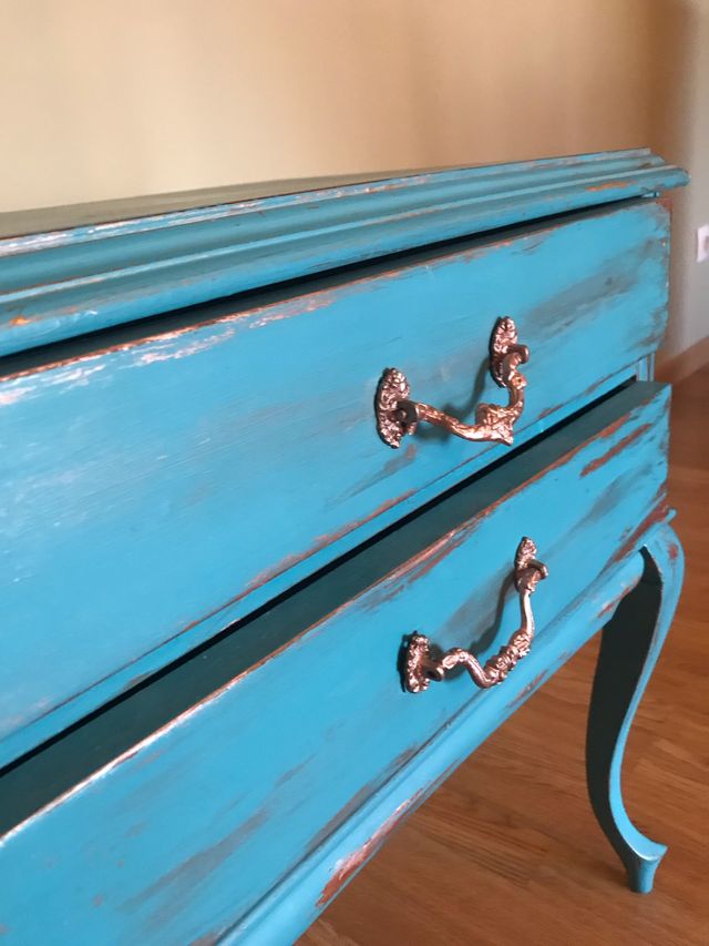 Mesita noche antigua restaurada vintage