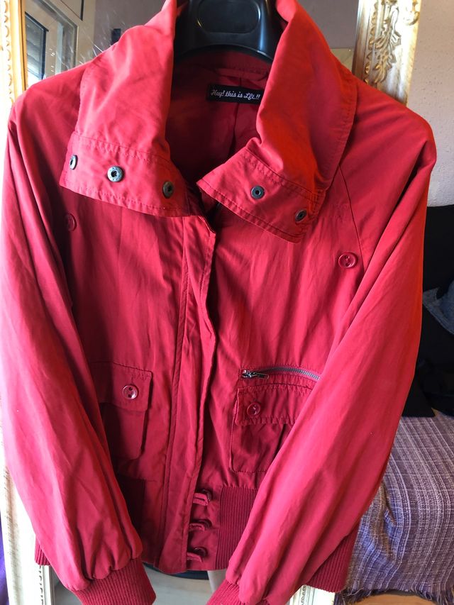 Cazadora roja chica M ZARA Lefties