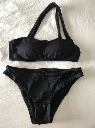 Vestido cadenas Zara de segunda mano por 30 € en Terramelar Vestido cadenas Zara de segunda mano por 30 € en Terramelar