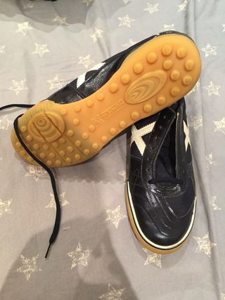 NUEVAS Botas Munich gresca - multitaco suela turf de segunda mano por 40  EUR en Barcelona en WALLAPOP