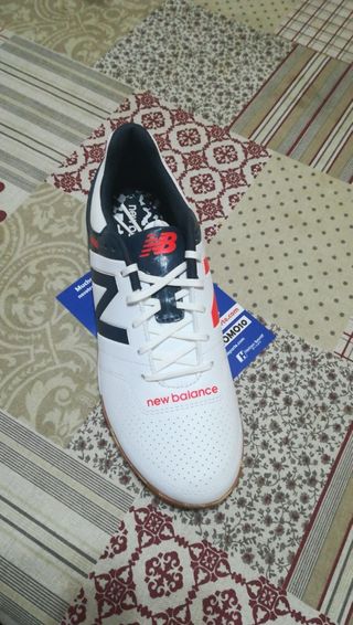 Botas de fútbol New Balance de segunda mano en la provincia BOTAS DE FUTBOL MULTITACOS NEW BALANCE TALLA 38 de segunda