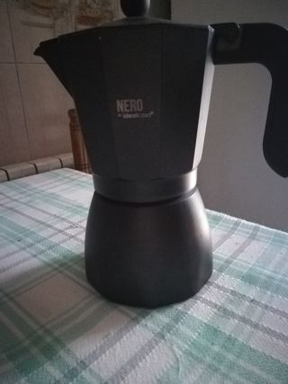 Cafetera italiana de segunda mano por 15 EUR en Cabezón de la Sal en  WALLAPOP