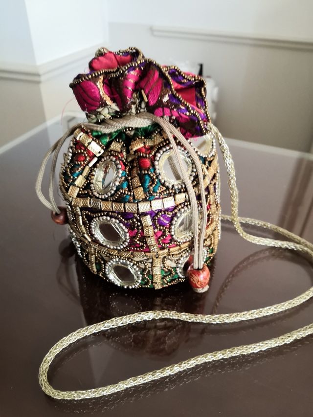 bolso de colores con espejos