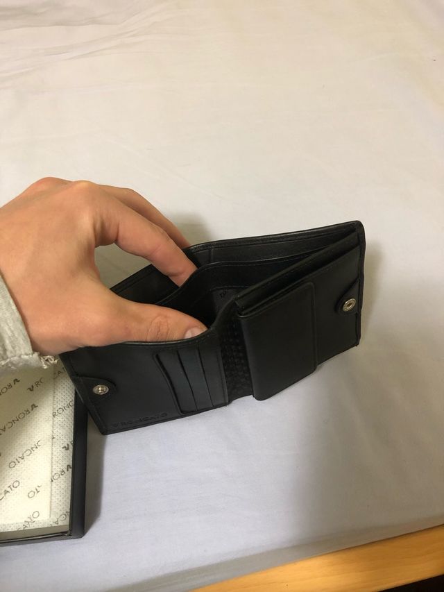 Cartera Roncato de piel