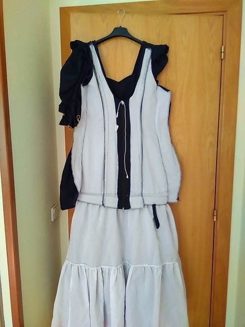 Traje de flamenca, de sevillana.Muy buen estado