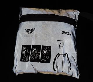 Mochila reflectante bolsillo de segunda mano por 6 EUR en Oliva en WALLAPOP