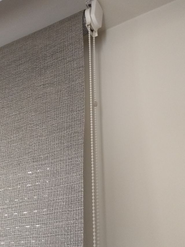 estor enrollable tejido screen color blanco