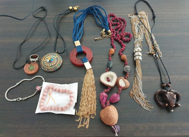 LOTE DIEZ PIEZAS BISUTERÍA