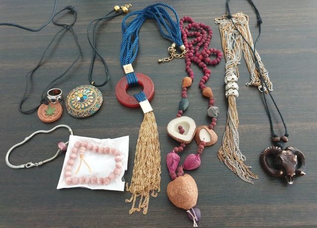 LOTE DIEZ PIEZAS BISUTERÍA