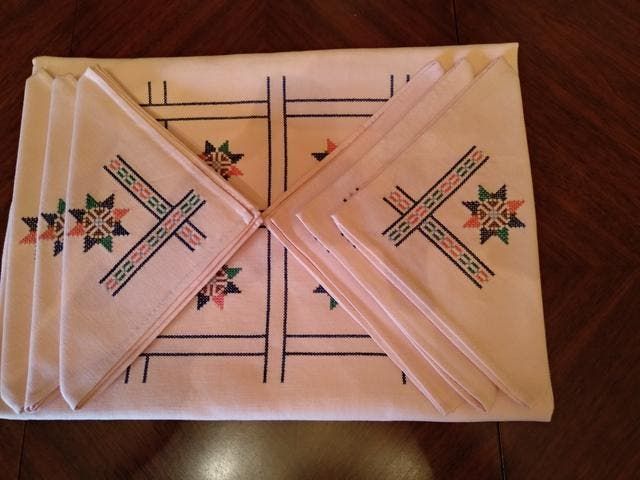 MANTEL PEQUEÑO 1,28 x 1,28. SIN ESTRENAR