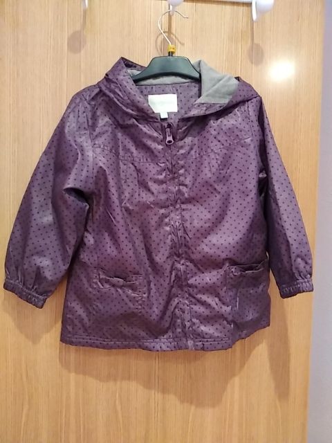 cazadora tipo Chubasquero talla 24-36  Meses