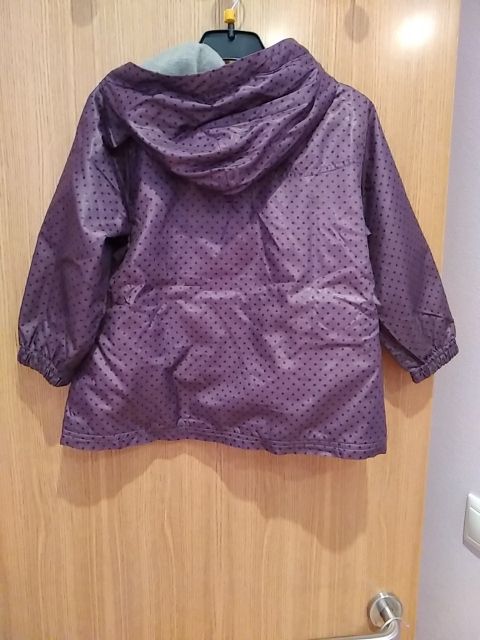 cazadora tipo Chubasquero talla 24-36  Meses