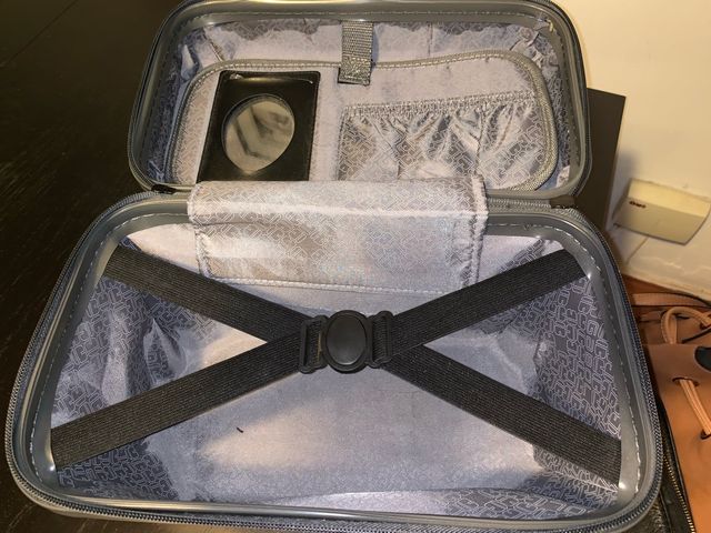 Neceser de viaje rigido