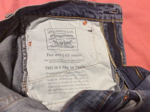 Pantalon LEVIS autentico nuevo
