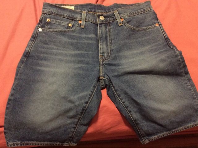 Pantalon LEVIS autentico nuevo