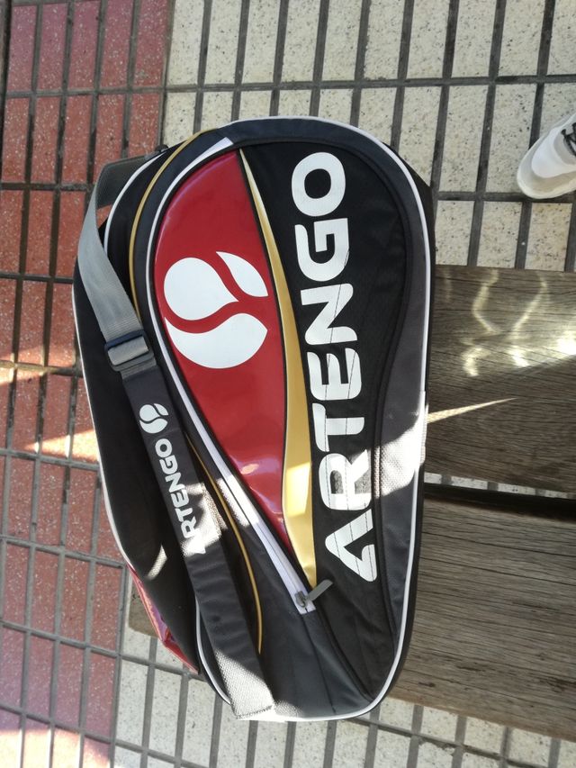 paletero artengo muy nuevo, con varios bolsillos