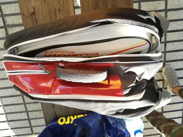 paletero artengo muy nuevo, con varios bolsillos