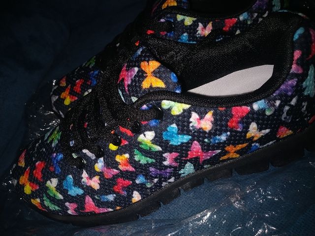 zapatillas-tenis mariposas nuevas