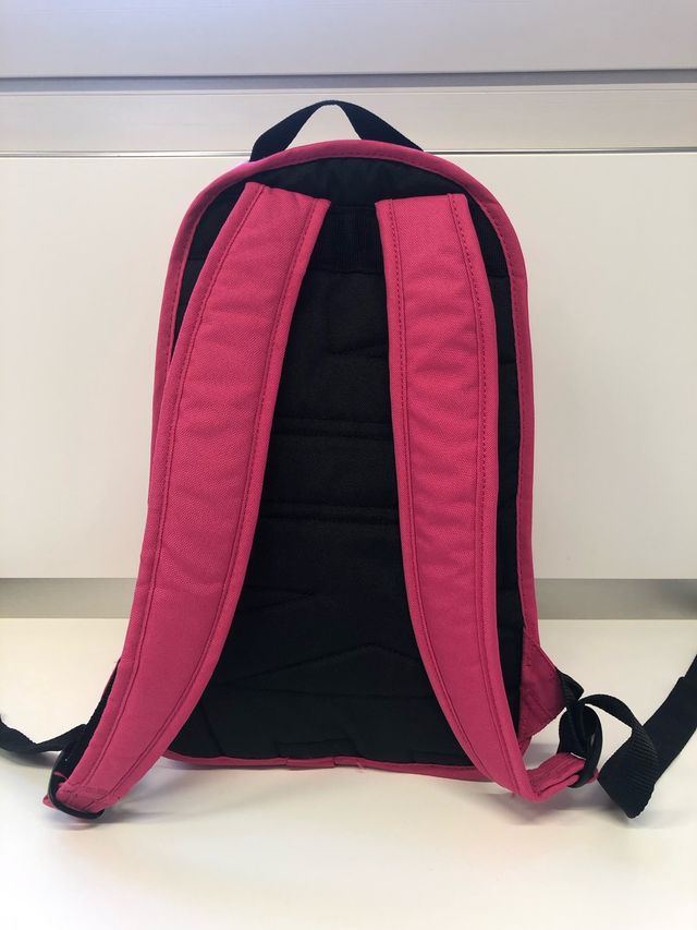 Mochila Nike escolar para niña pequeña