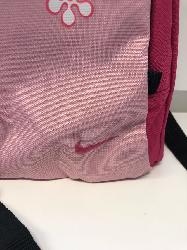 Mochila Nike escolar para niña pequeña