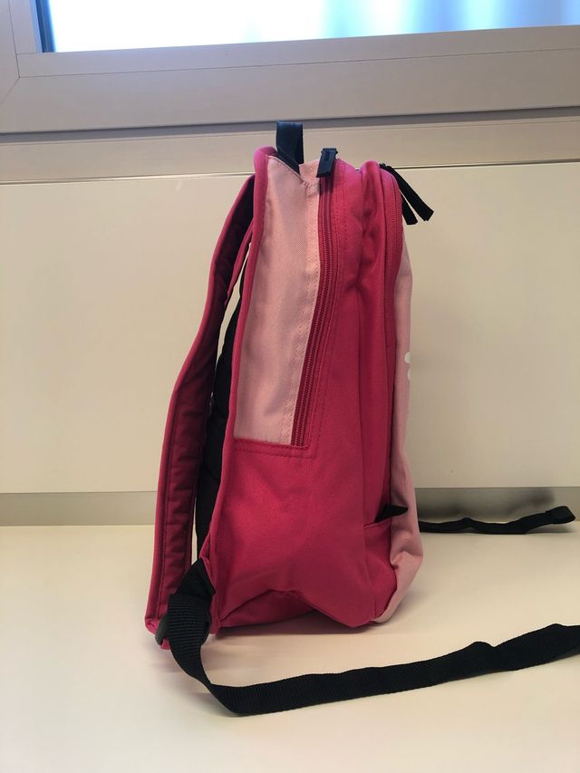 Mochila Nike escolar para niña pequeña
