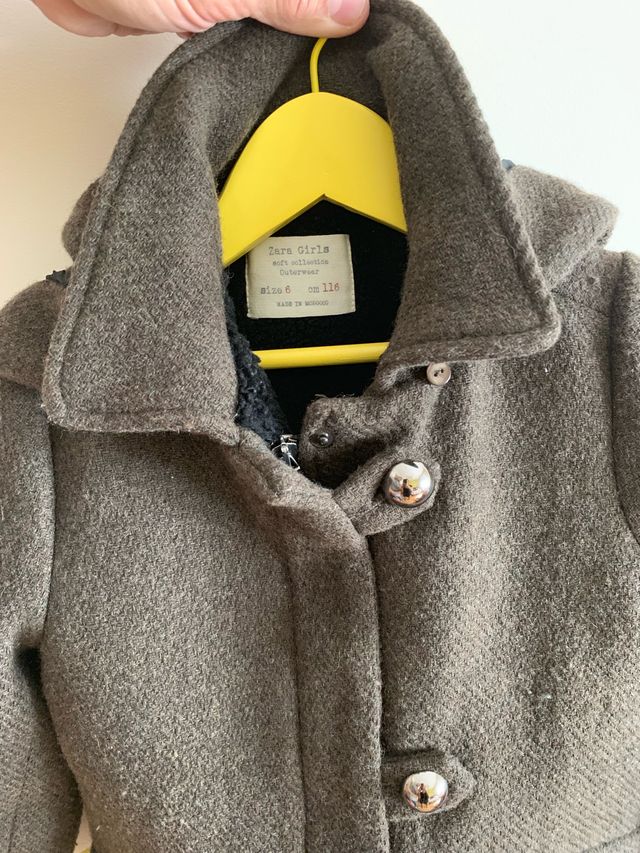 Abrigo de niña de Zara talla 6 años