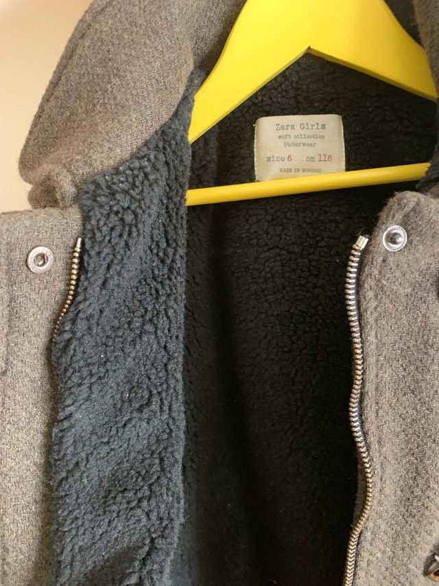 Abrigo de niña de Zara talla 6 años