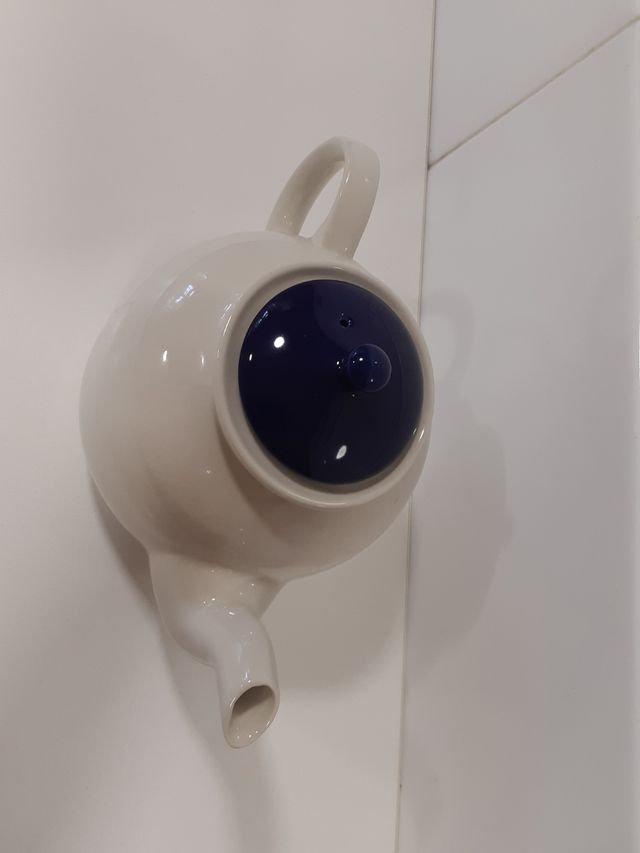 Cafetera-lechera o tetera.