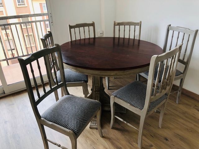 Urge vender Mesa comedor madera maciza. Restaurada